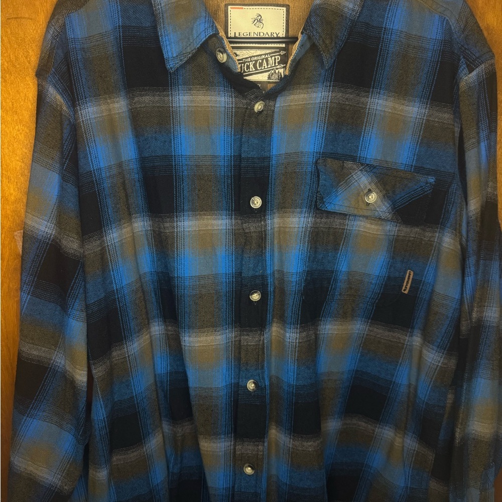 Legendary Whitetails Men's Blue and Black Plaid Shirt